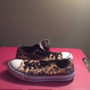 Cheetah print Converse
